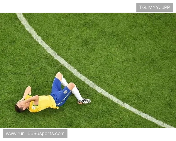 足球球星用脚踢人是否构成犯规及其判罚标准解析 足球球星用脚踢人是否构成犯规及其判罚标准解析